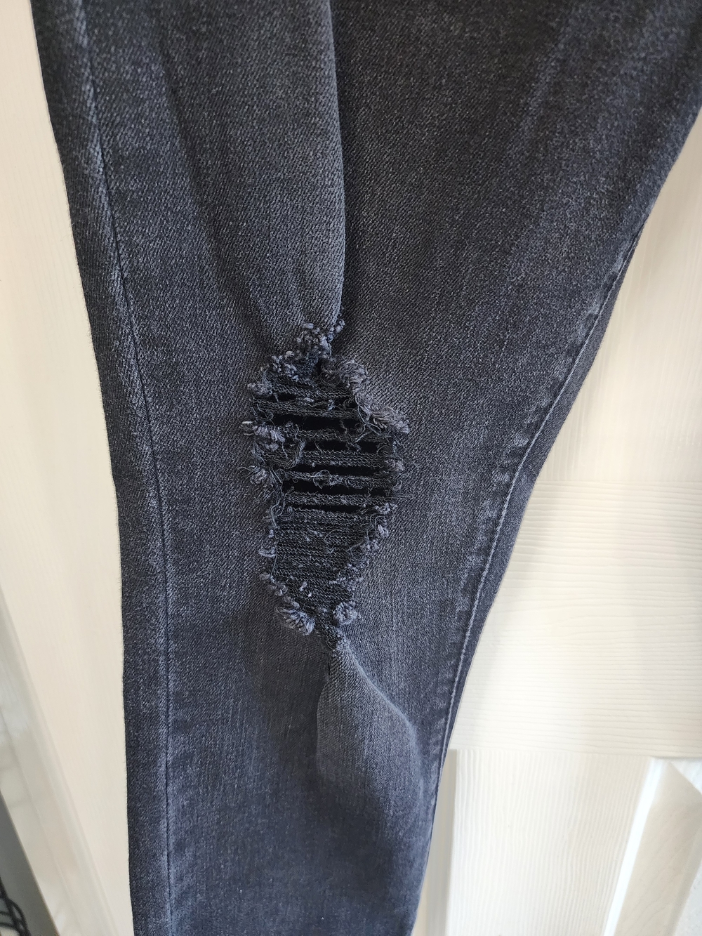 Pistola Black High-Rise Skinny Jeans with Knee Distress Size 28 Or Women's 6 - Picture 4 of 7